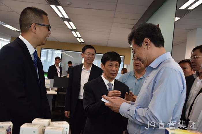 山东省日照市市长李永红一行来J9直营集团上海分公司考察调研